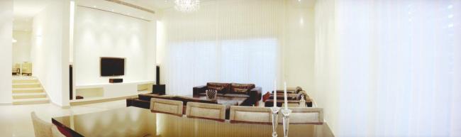 בית פרטי 01 - מבט מפינת אוכל לסלון