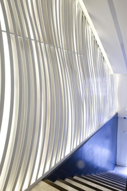 חיפוי קיר דקורטיבי מסדרון- סטודיו לעיצוב 6B ת"א