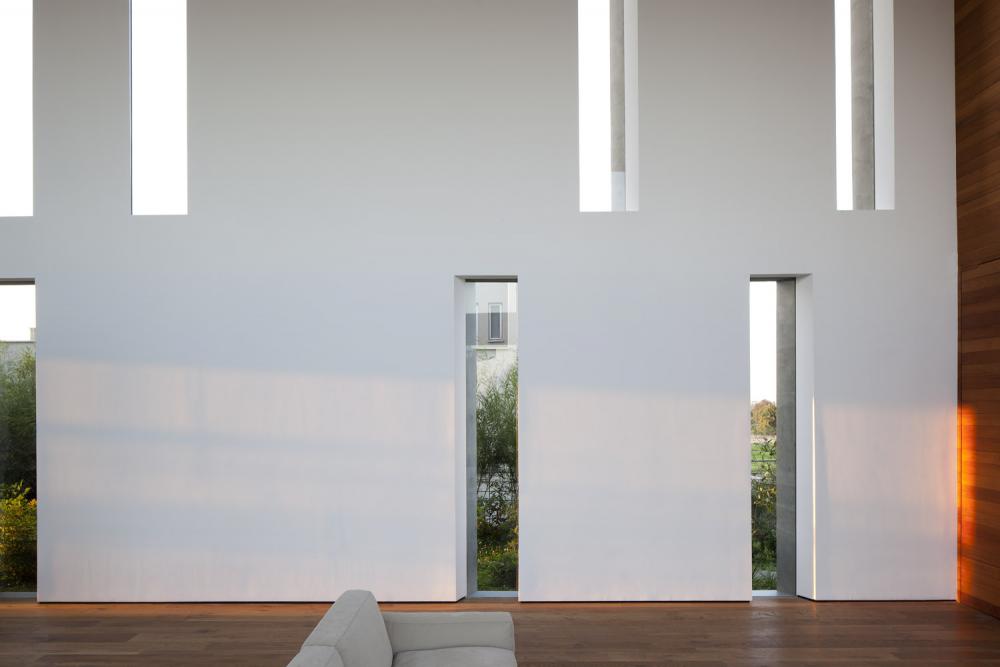 קיר חרכים להקטנת חשיפה ויזואלית