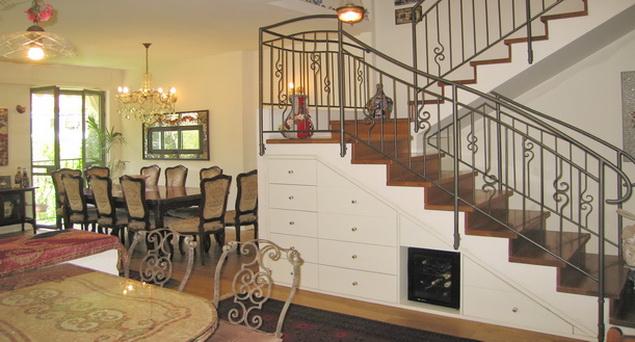 ניצול החלל מתחת למדרגות