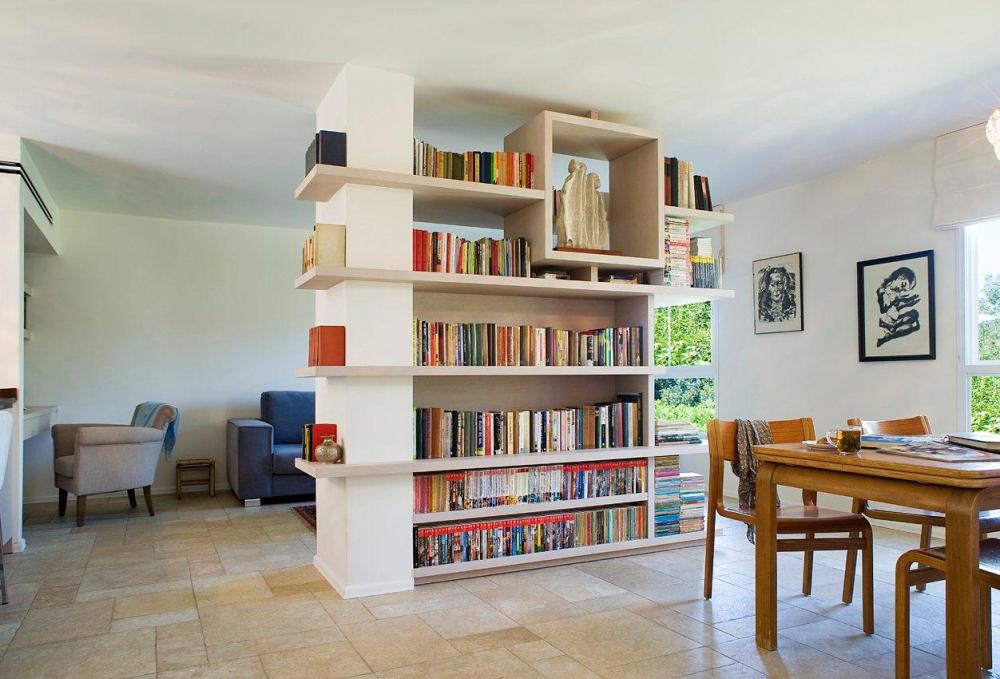 מבט מהמבואה