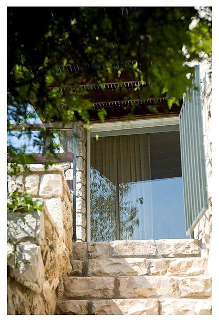 חלון חדר שינה הורים במרפסת הפונה אל הנוף