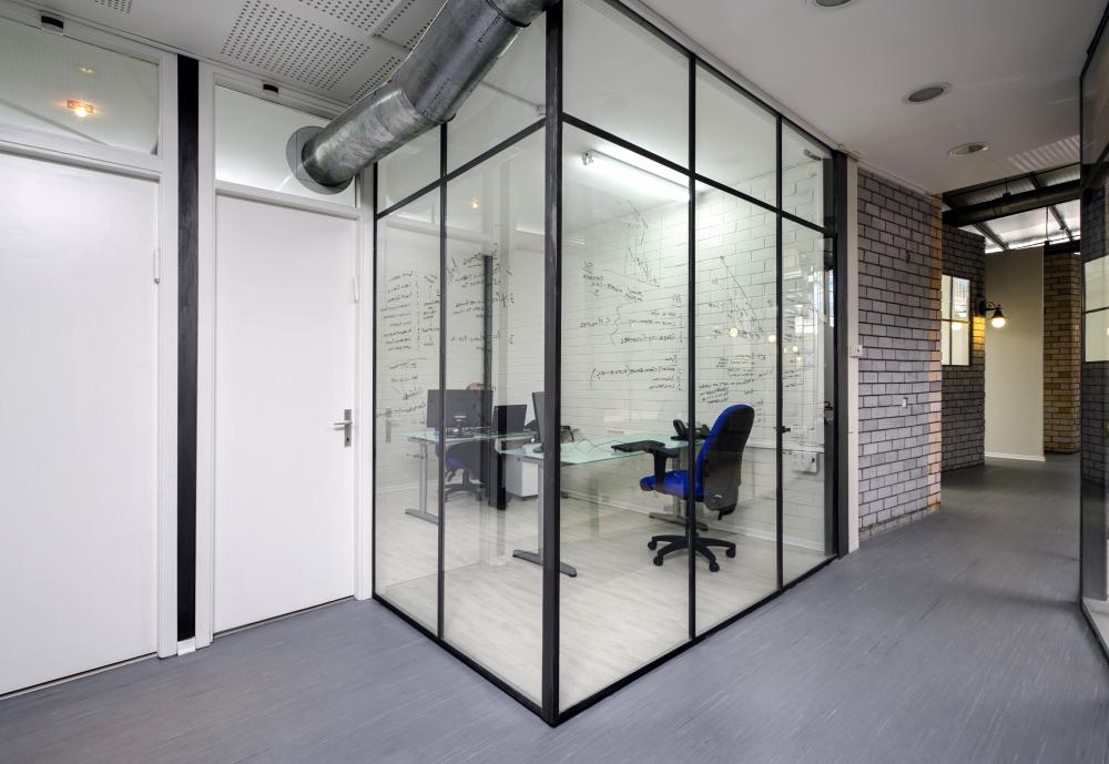 חדרים בקומה הראשונה