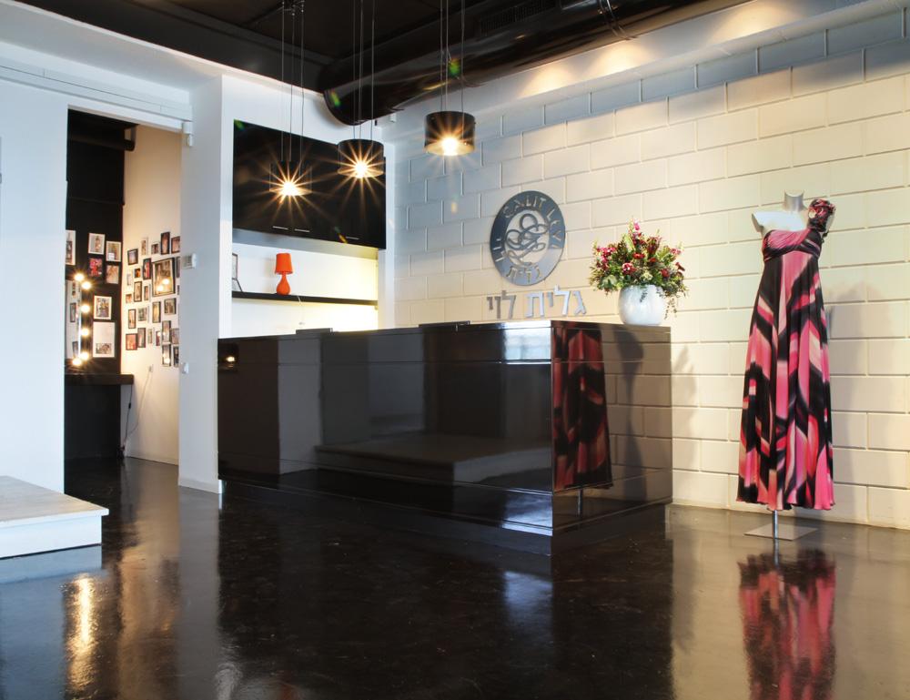 גלית לוי- חנות שמלות