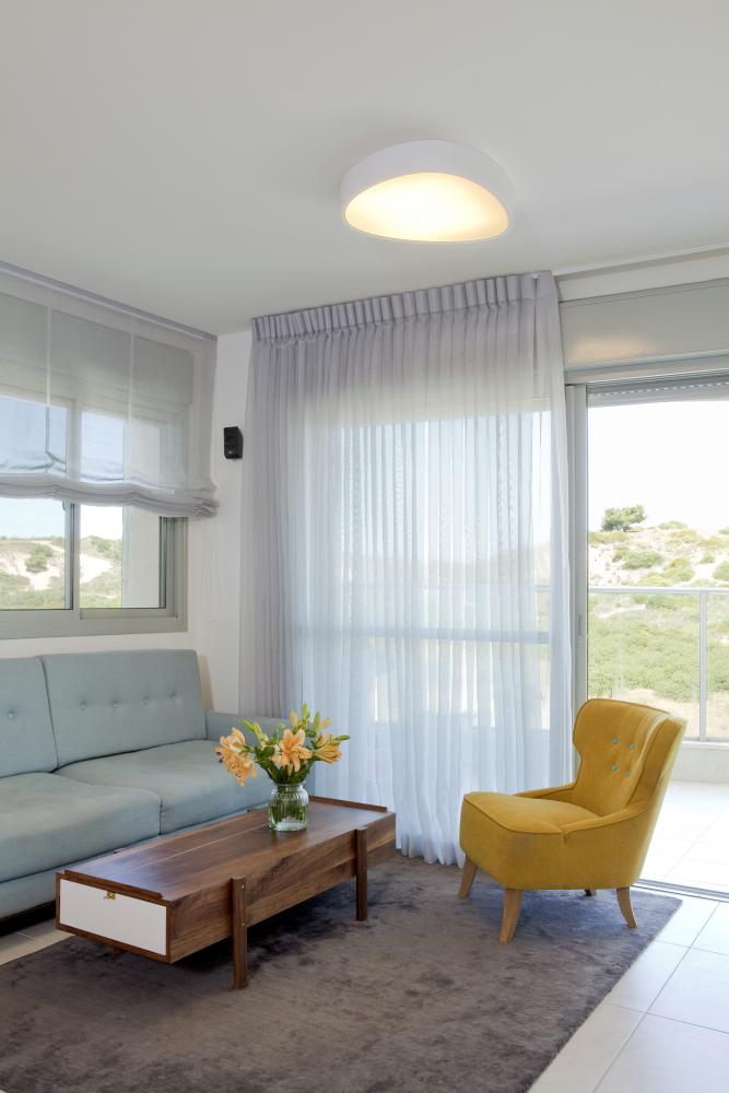 מבט אל חדר המגורים