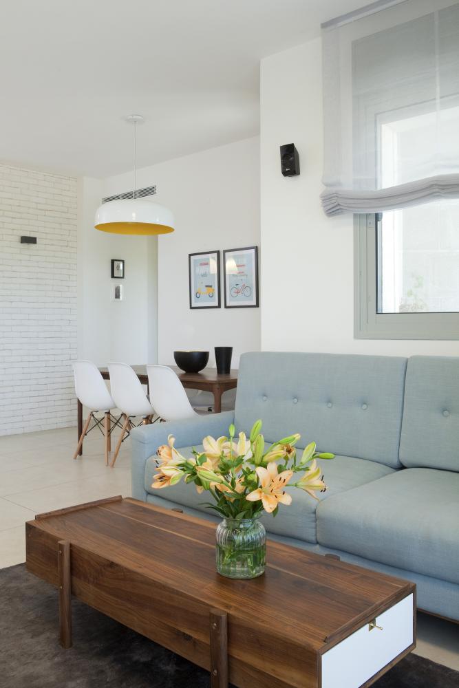 מבט אל פינת האוכל