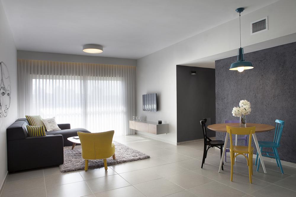 חלל ציבורי בדירת זוג צעיר