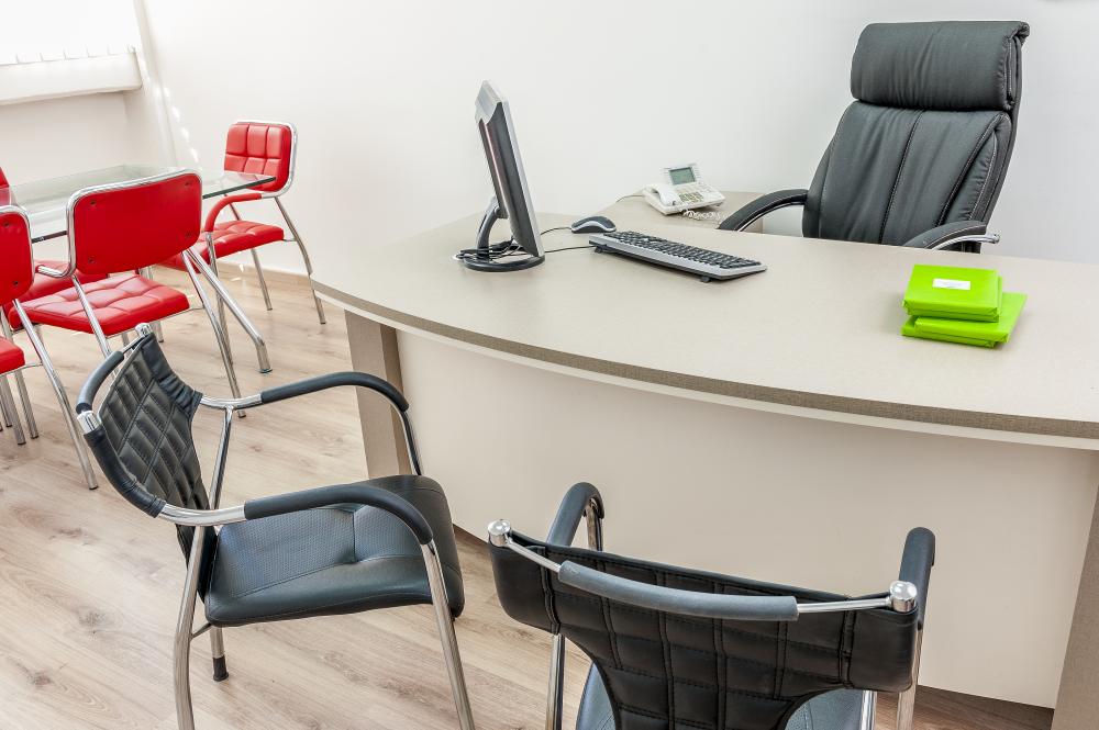 שולחן המנהלת