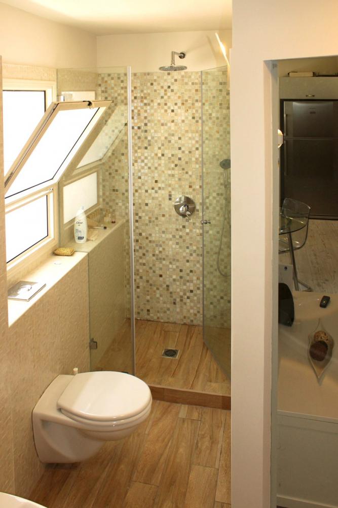 מקלחון ואסלה