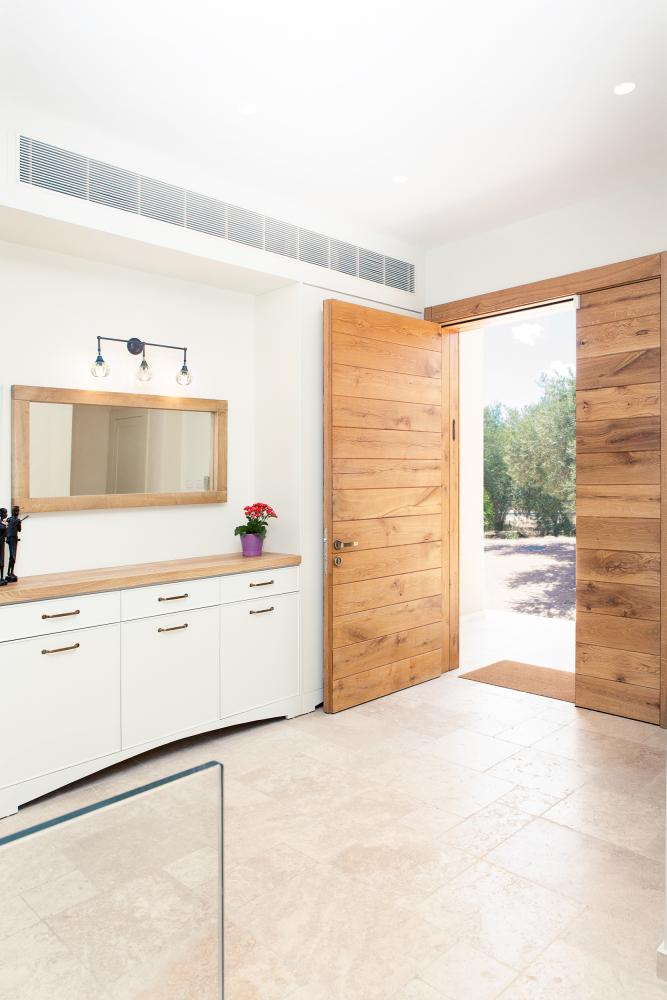 עיצוב דלת הכניסה בבית מגורים