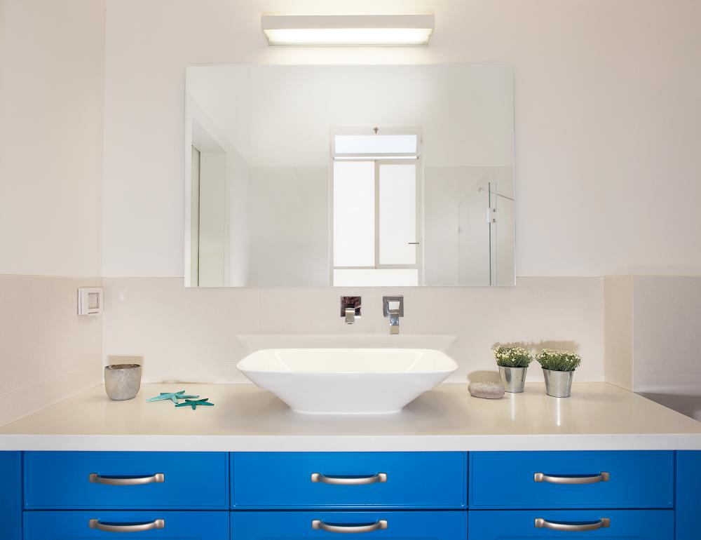 תכנון חדר רחצה הורים בבית מגורים במושב