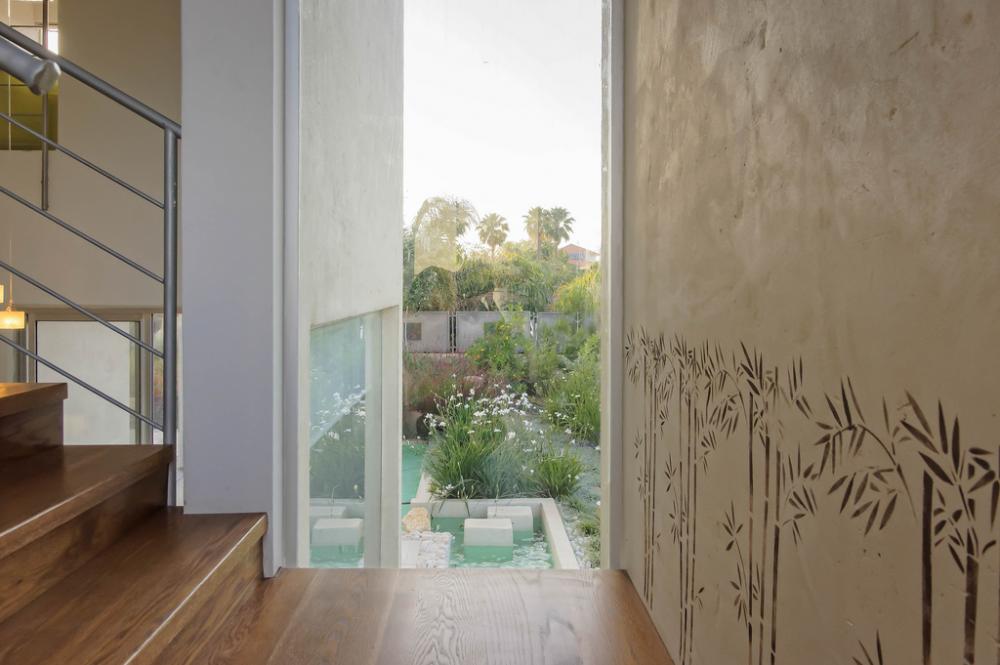 מבט מחלל המדרגות