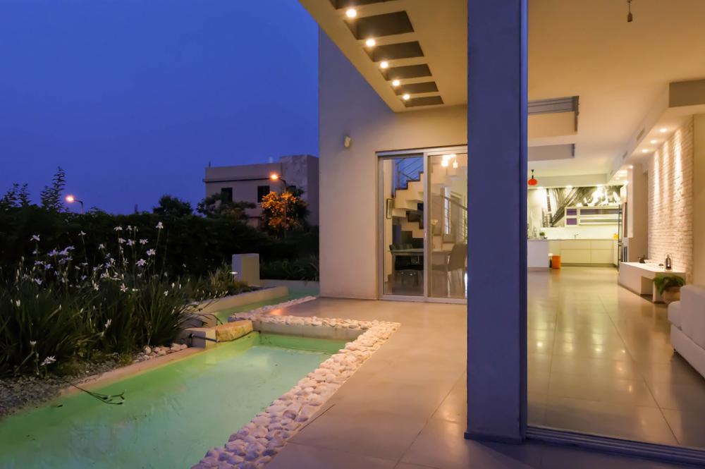 חוץ ופנים מתמזגים