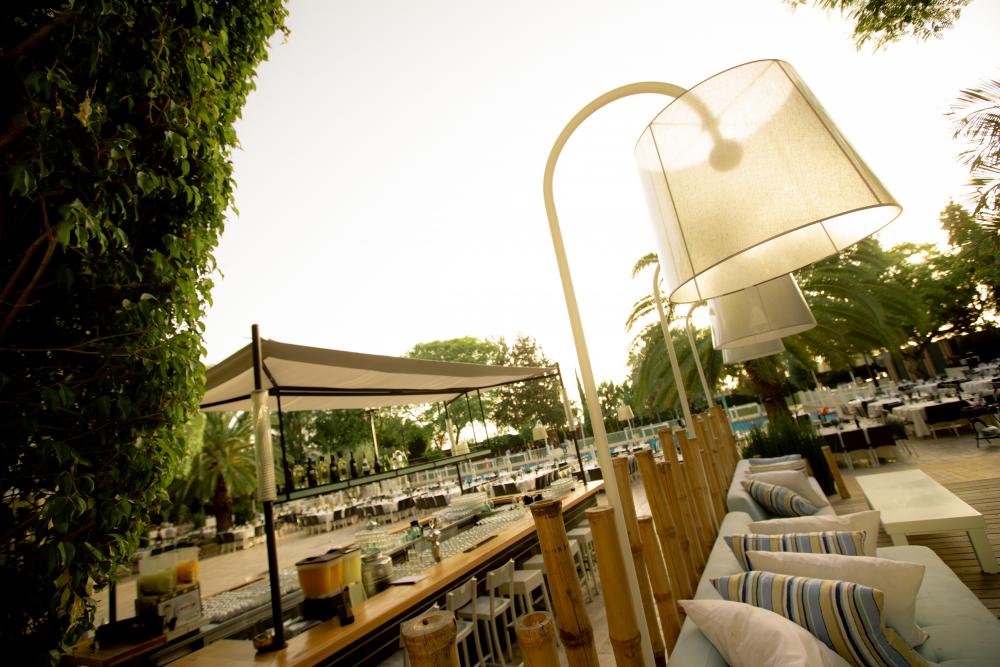 ירוק על המים - בר