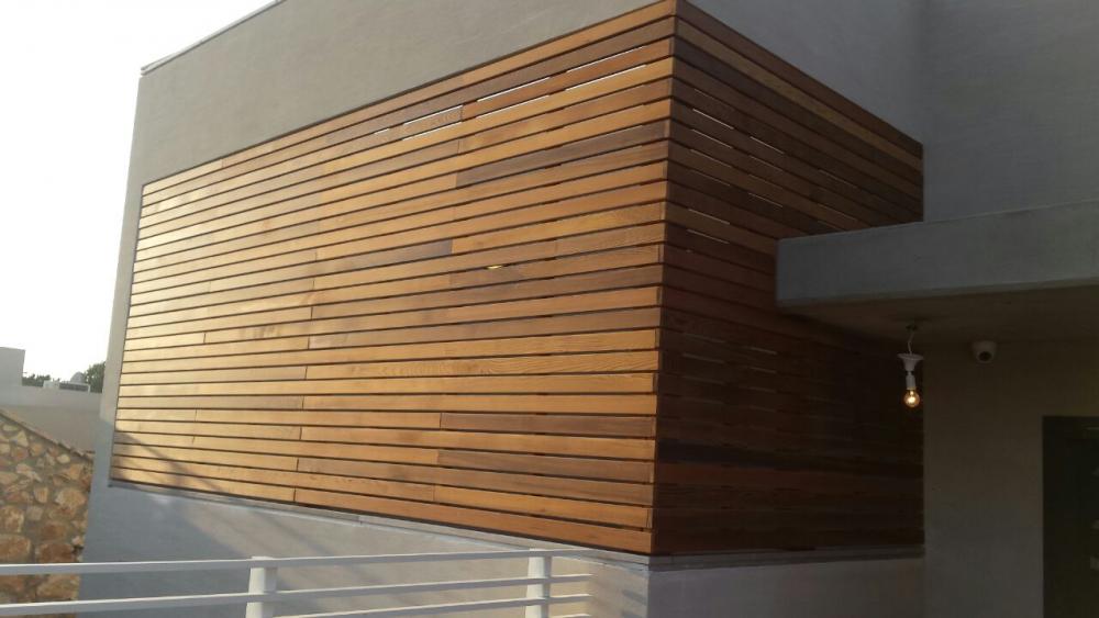 חיפוי קיר בעץ