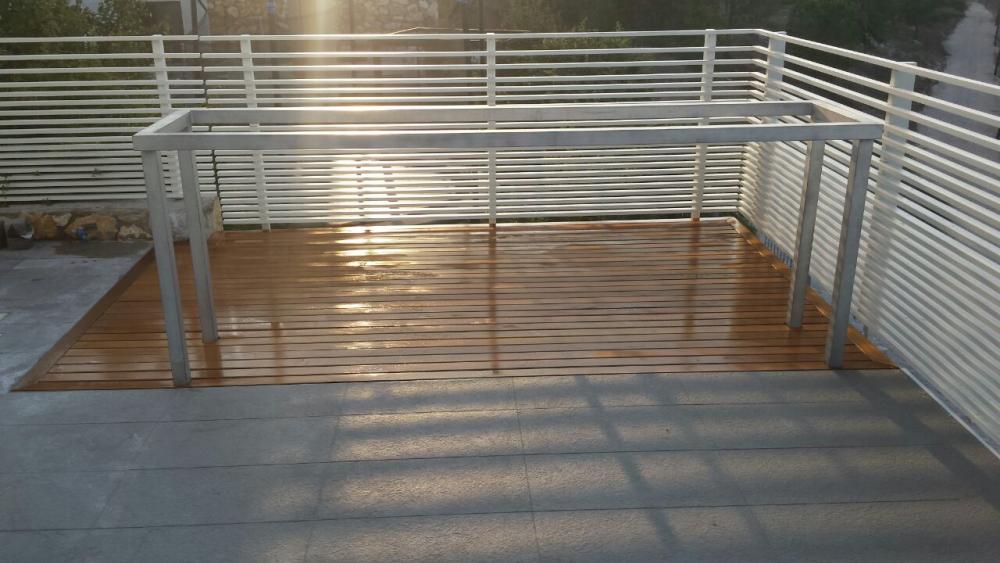 דק מעץ סידר