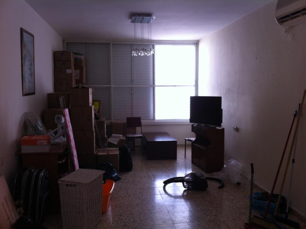 הסלון לפני השיפוץ