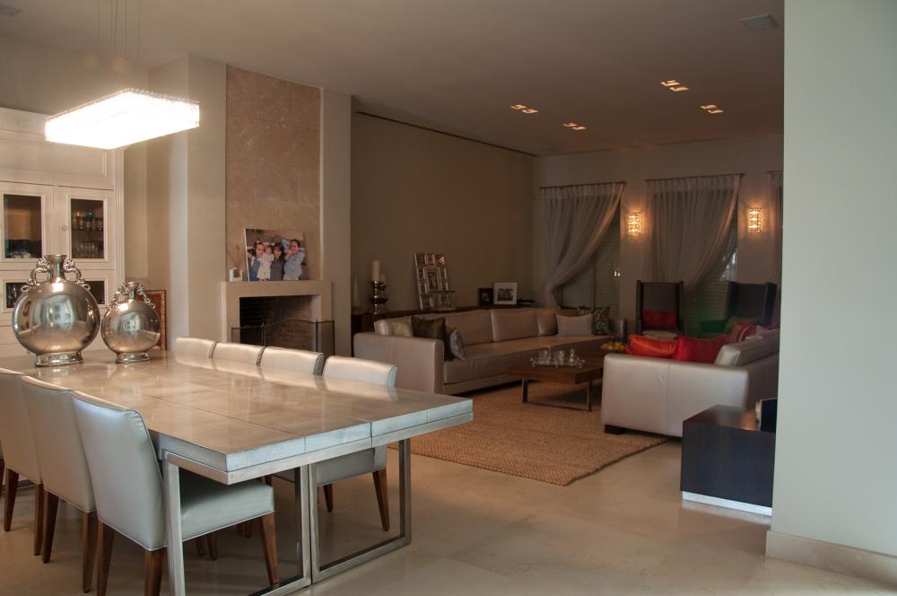 בית פרטי ברעננה - תאורה ווילונות