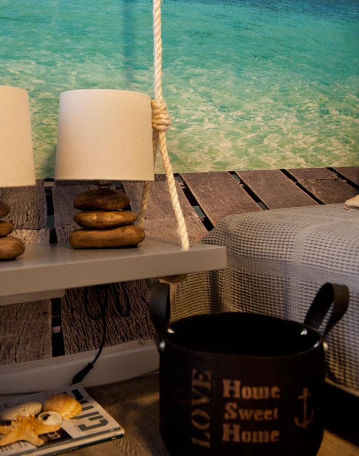 מדף נדנדה, תלוי על חבלים מהתקרה