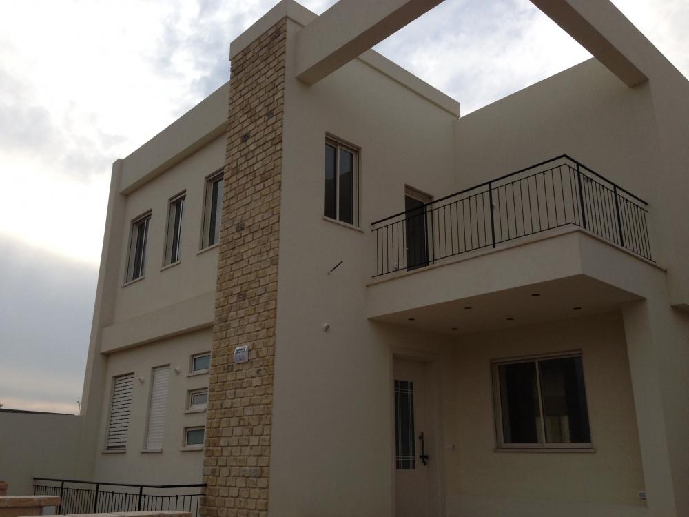 חזית קידמית.