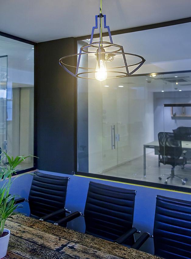 משרדי חברת אלבייטור ונצ'רס