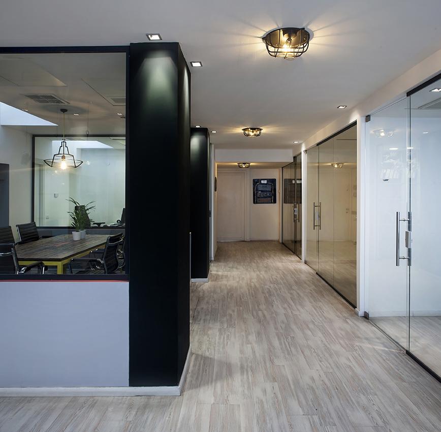 משרדי חברת אלבייטור ונצ'רס