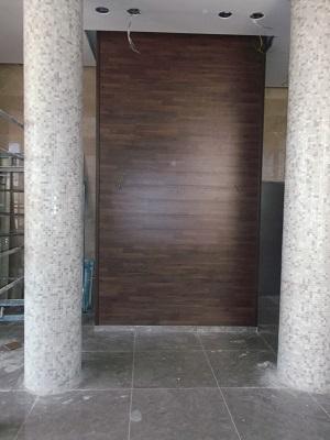 פרקטים בלובי כניסה לבניין - יורם פרקט