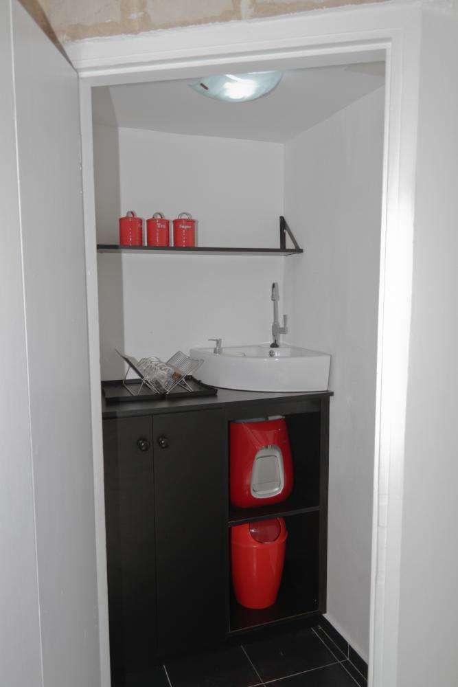 חדר הלבשה שהפך למטבחון