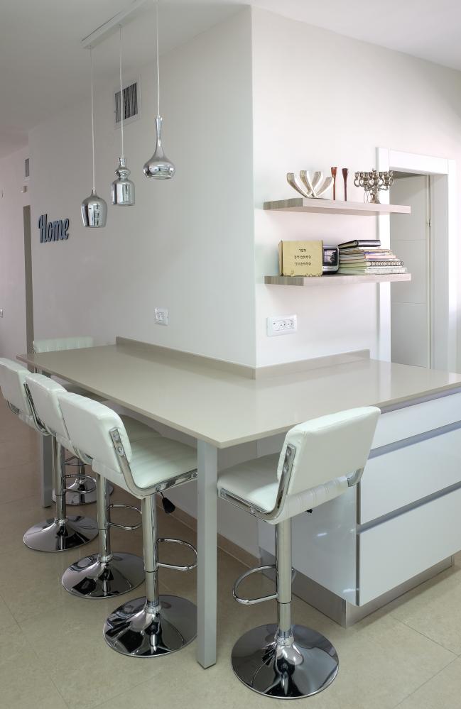 דלפק ישיבה במטבח