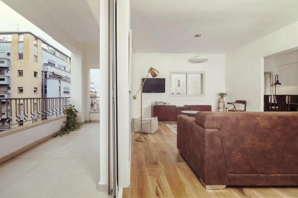 מרפסת וסלון