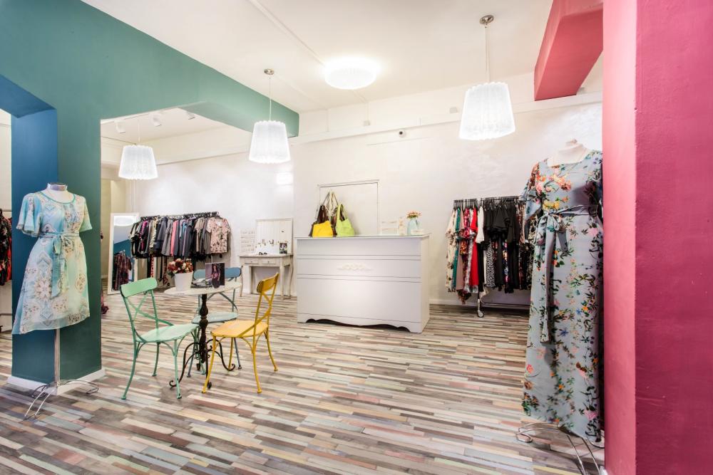 עיצווב סטודיו לאופנה- מבט אל הדלפק