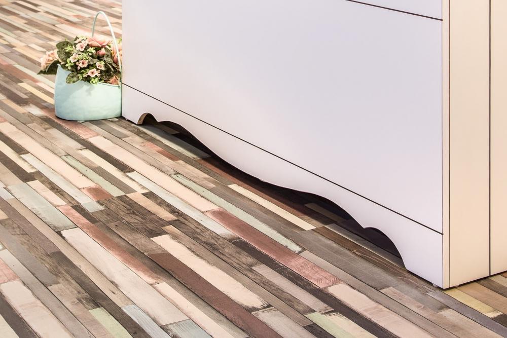 פרקט צבעוני בסגנון רטרו