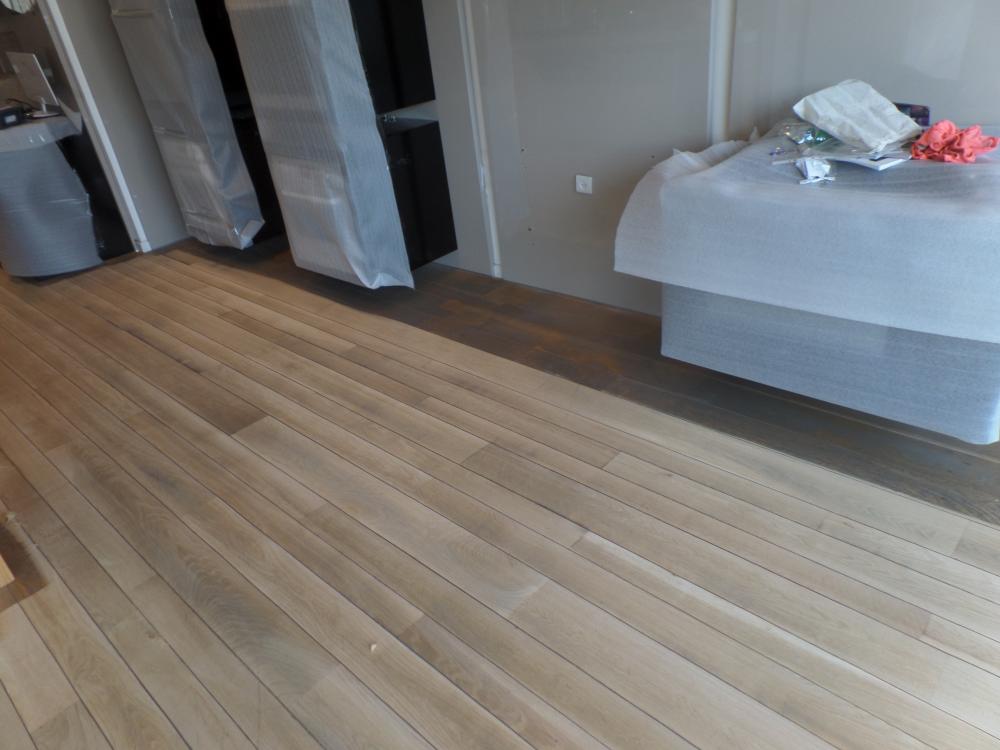 פרקט אלון גושני בזמן ליטוש פרקט ללא אבק