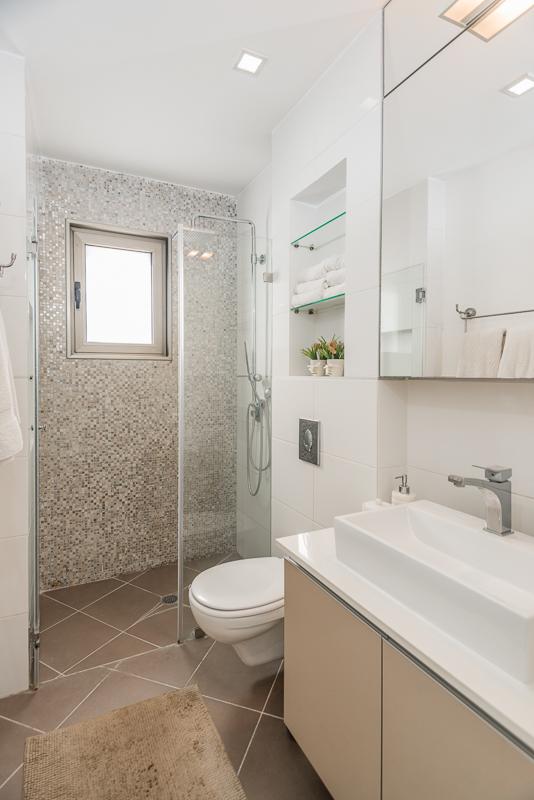 חדר רחצה הורים