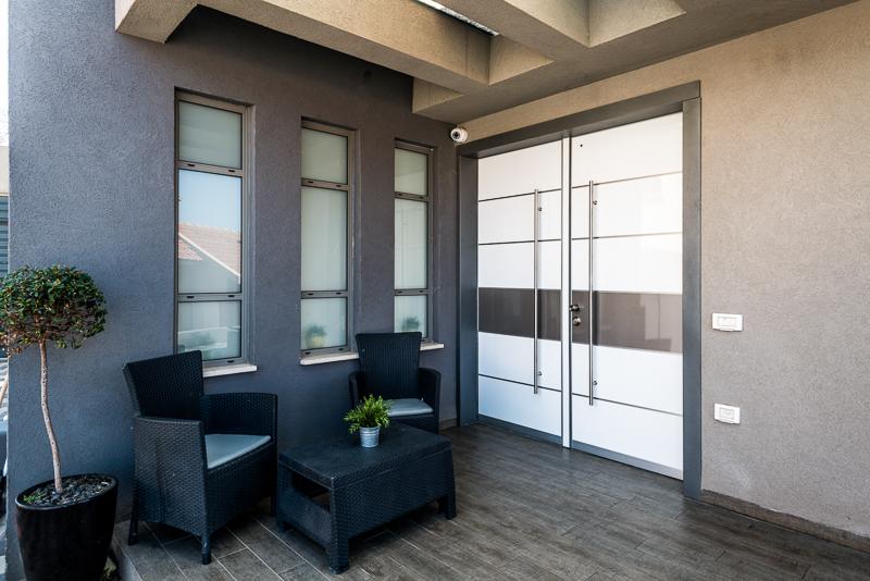 מבואת כניסה חיצונית