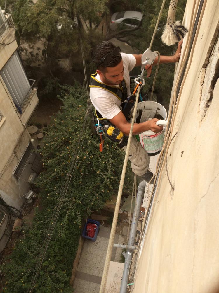איטום קירות חוץ