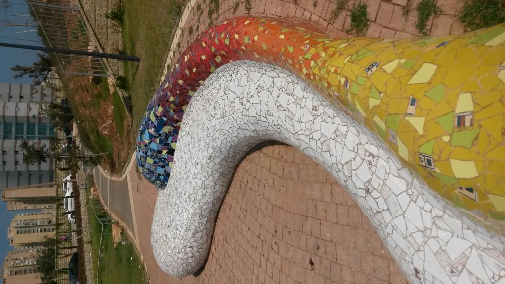 ספסל מעוצב "גל גדול" חיפה