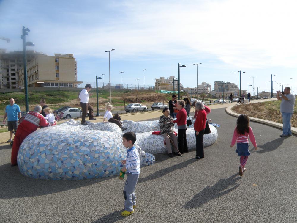 ספסל משחק מעוצב