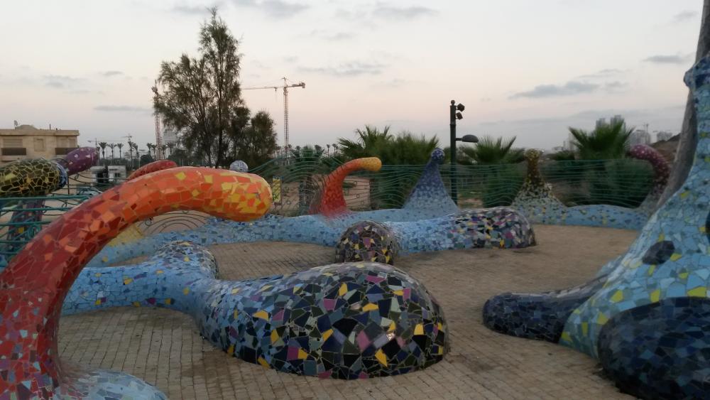 ספסל מעוצב "אלמוג"