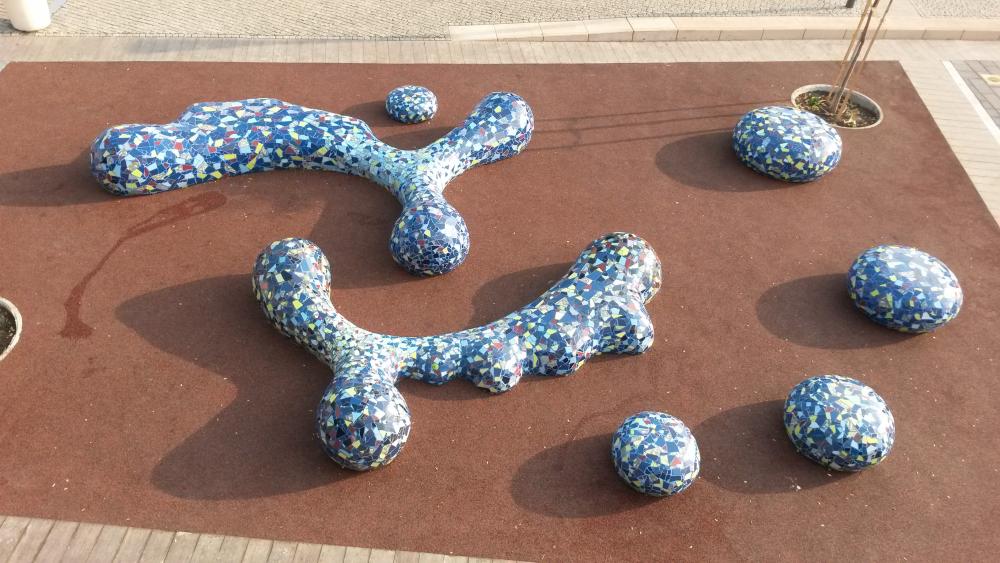 ספסל  מעוצב "שורשים"