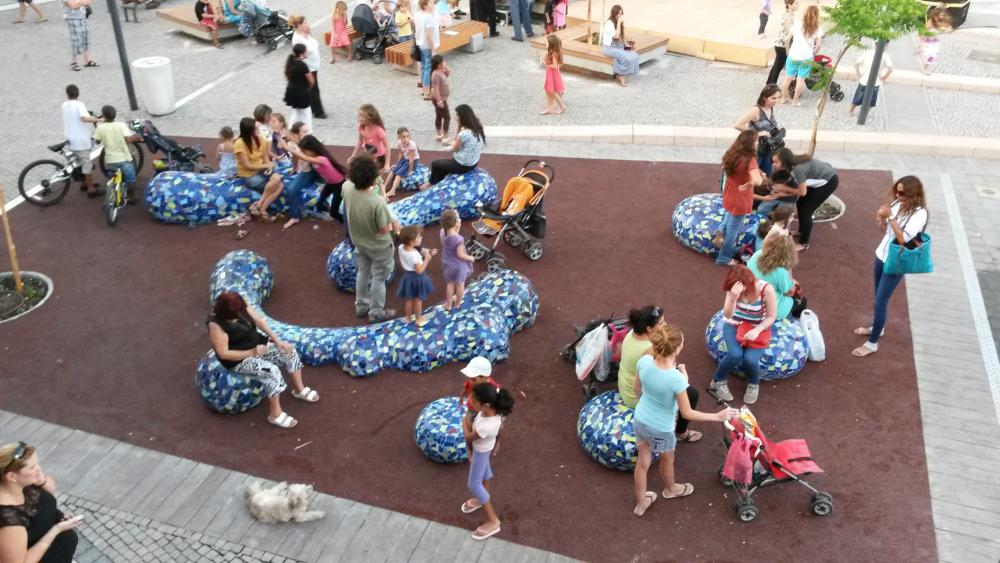 "שורשים" וילדים