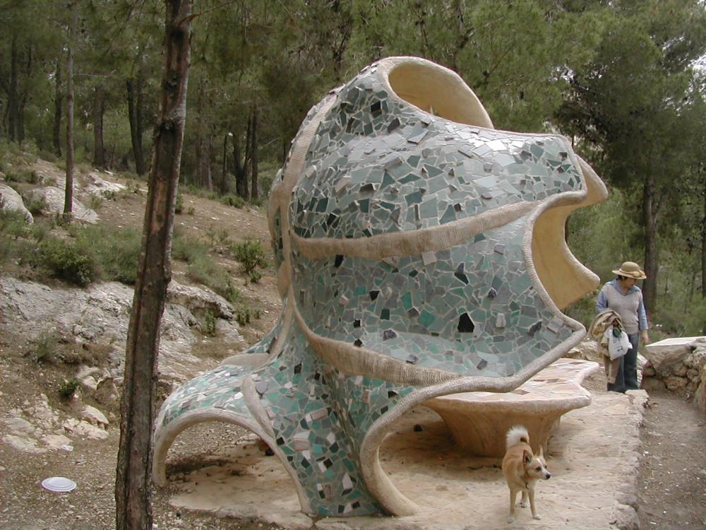 פסל ספסל "עלה"