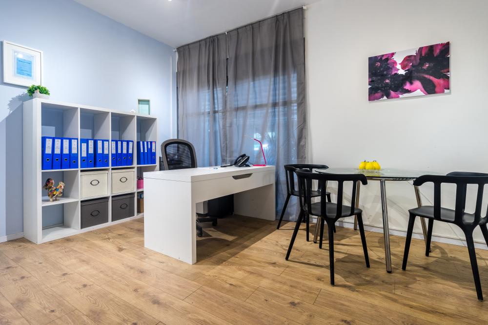 מבט מדלת הכניסה פנימה