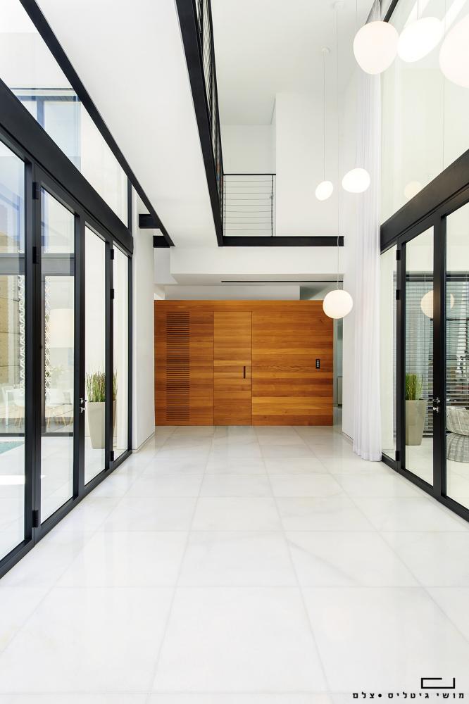 המסדרון המרכזי