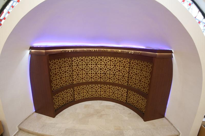 ההיכל והארון