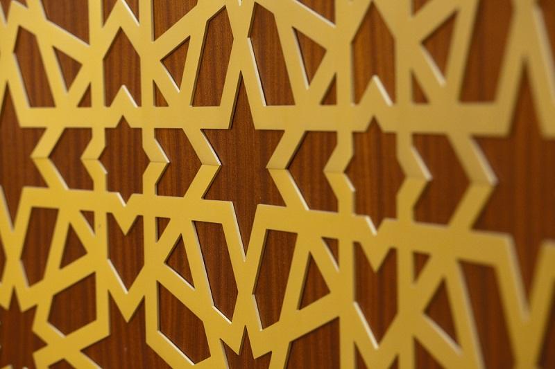 עיטורים הזהב בארון