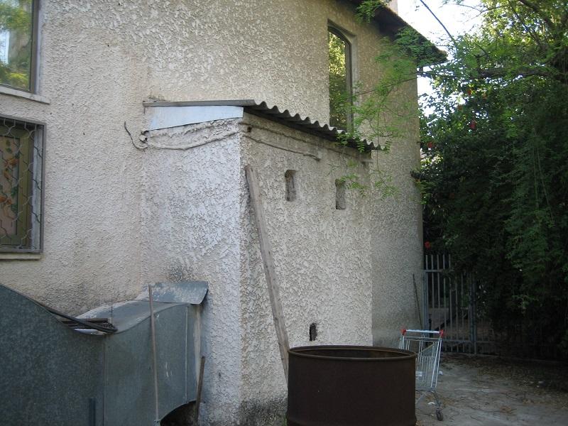 תמונה מבחוץ לפני השיפוץ