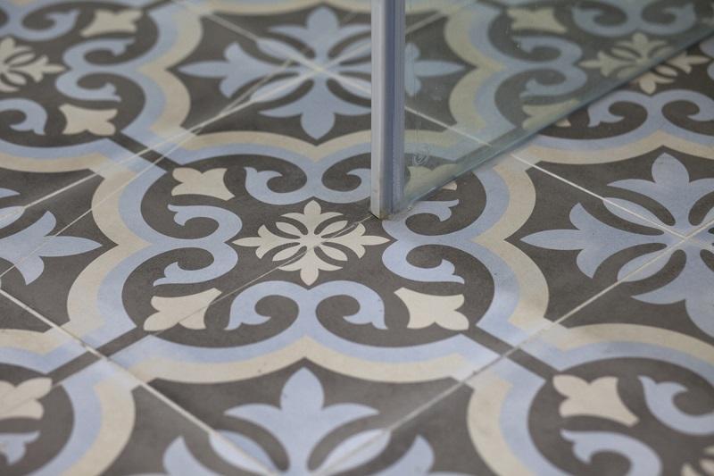 ריצוף בחדר הרחצה