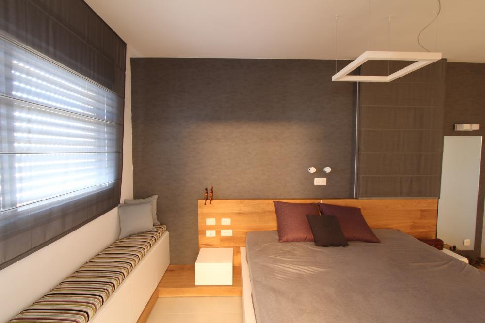 חדר שינה הורים מרווח