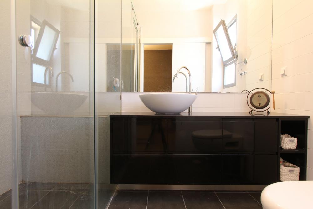 חדר אמבטיה הורים